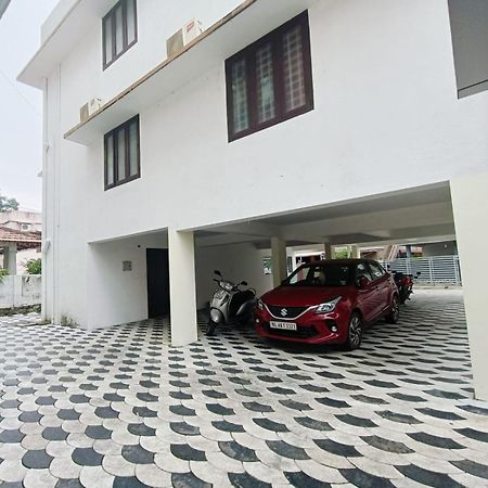 West Darshan Apartments And Villas Thiruvananthapuram Eksteriør billede